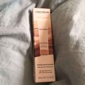 Laura mercier tinted moisturizer